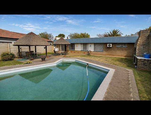 3 BEDROOM HOUSE FOR SALE IN PELLISSIER